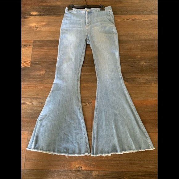 Forever 21 Denim - Women’s Size 28 Stretch Denim Boho Bell-bottoms High Waist